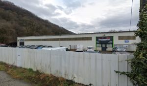 Votre épaviste ouvert à proximité SARL Multiservices situé à Goncelin (38570) en Auvergne-Rhône-Alpes est un expert de l&rsquo;automobile disponible pour la récupération et le rachat de votre voiture dans le département Isère. Cette Casse automobile à Goncelin permet de donner [&hellip;]