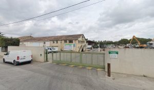 Votre épaviste ouvert à proximité PURFER-Derichebourg Environnement situé à Arles (13200) en Provence-Alpes-Côte d&rsquo;Azur est un expert de l&rsquo;automobile disponible pour la récupération et le rachat de votre voiture dans le département Bouches-du-Rhône. Cette Centre de recyclage à Arles permet [&hellip;]